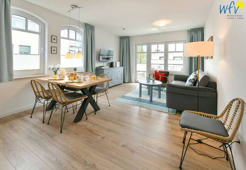 Wohnzimmer - Elegantes Feriendomizil in Bestlage von Binz - Gemütliche 3 Zimmer Wohnung