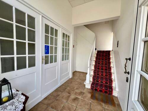 Zugang OG Whg und links das Büro - 