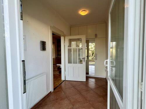 Eingangsbereich Erdgeschoss - Einfamilienhaus mit 296,00 m² in Löhne zum Kaufen