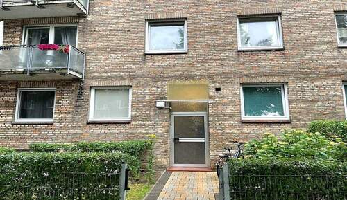 Hauseingang - 2 Zimmer Etagenwohnung in Hamburg