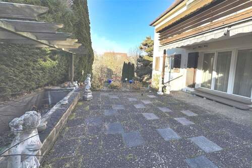 Terrasse - 8 Zimmer Mehrfamilienhaus, Wohnhaus in Stuttgart