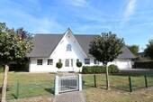 Bild - Schickes, topgepflegtes Einfamilienhaus mit Doppelgarage auf wunderbarem Grundstück (Randlage)