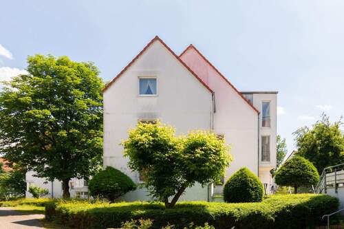Hausansicht - 2 Zimmer Etagenwohnung zur Miete in Leipzig / Lützschena-Stahmeln