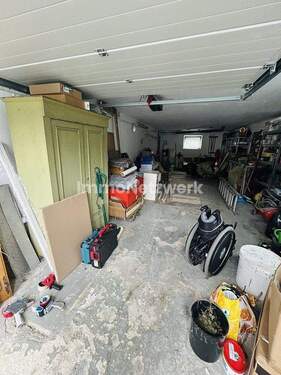 Garage mit Grube - 