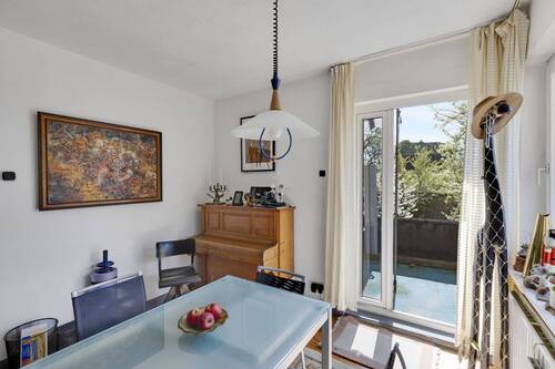 ... mit Blick zum Balkon - 5 Zimmer Einfamilienhaus in Hamburg