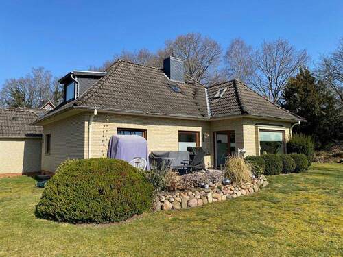Terrassenansicht - Einfamilienhaus mit Garage in ruhiger Lage in Itzehoe