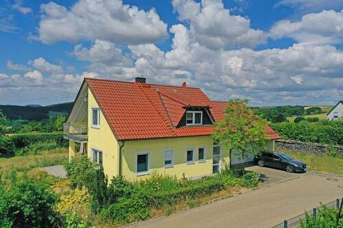 Titelbild - Gemütliches Familiendomizil - Atemberaubender Ausblick ins Grüne Am Ortsrand von Waltersberg