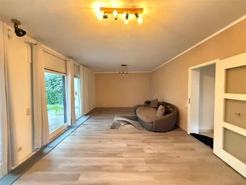 3 - 7 Zimmer Einfamilienhaus zum Kaufen in Wadgassen