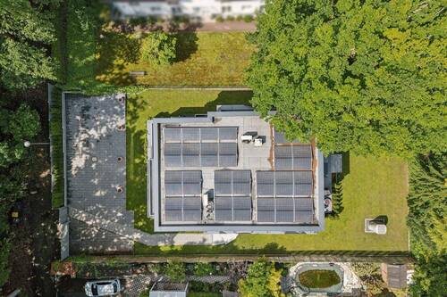 Die 16 KWp Photovoltaikanlage sorgt für 6 Monate Energieautarkie im Jahr und versorgt u.a. die Wallbox - 