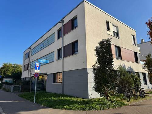 Hausansicht - Etagenwohnung zum Kaufen in Freiburg im Breisgau