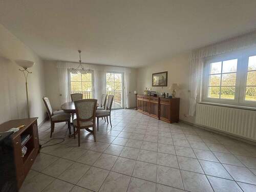 Essbereich mit Zugang Terrasse - 