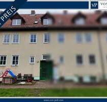 Eine Hälfte des Mehrfamilienhaus mit sechs Wohneinheiten - Wanfried