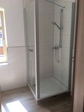 Dusche + Badewanne - 