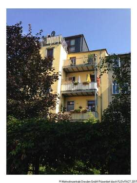 Hofansicht - 3-R-Wohnung mit Balkon in Radeberg - 