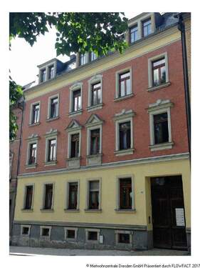 Straßenansicht - 3-R-Wohnung mit Balkon in Radeber - 