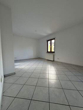 Wohnzimmer - 3 Zimmer Etagenwohnung in Norsingen