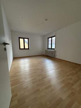 Kinderzimmer/ Büro - 