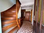 Eingang mit Treppenhaus - 