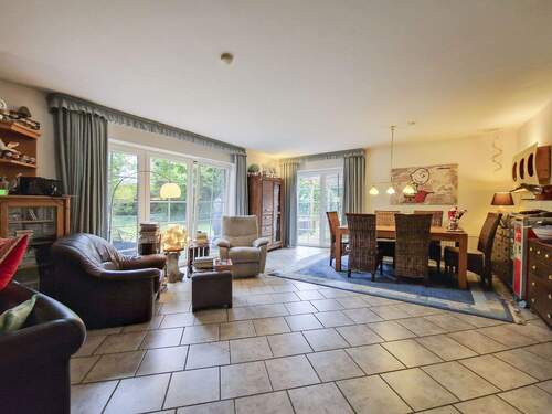 Wohnzimmer im EG - 