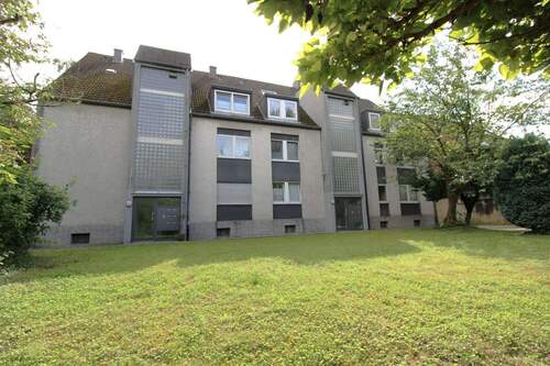Blick vom Garten - 3 Zimmer Mehrfamilienhaus, Wohnhaus in Düsseldorf