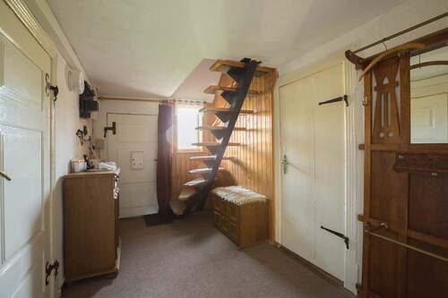 13 - ISA261 - Flur - 