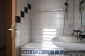 Tageslichtbad mit Wanne - 2 Zimmer Etagenwohnung in Greiz
