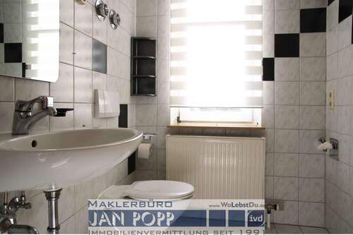 Tageslichtbad mit Wanne - Etagenwohnung mit 56,00 m² in Greiz zur Miete