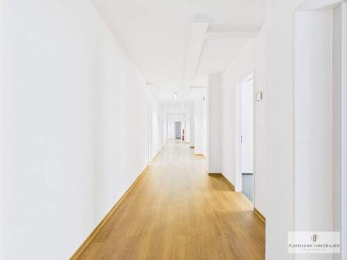 Verbindungsachse - Neuwertige Büroimmobilie mit Komfortausstattung und einzigartigem Sanitärkonzept in der Innenstadt von Saarbrücken