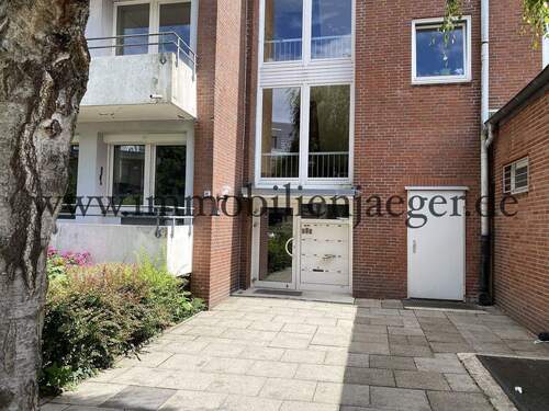 Hauseingang - 3 Zimmer Etagenwohnung in Hamburg