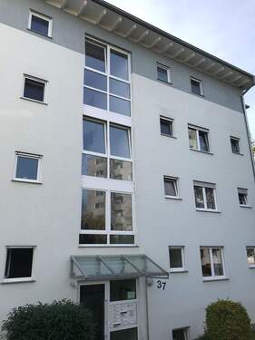 Außenansicht 1 - Schöne 2-Zi.-Whg. mit Balkon, EBK + neuer Heizung in Rottenburg