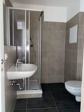 Bad mit Dusche - Etagenwohnung mit 108,00 m&sup2; in Leipzig zur Miete