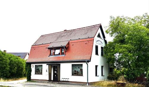 Hausansicht Strasse - 