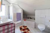 Badezimmer Dachgeschoss - 