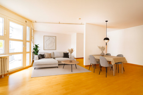 Das Wohnzimmer virtuell möbliert - Etagenwohnung mit 70,80 m² in Freiburg im Breisgau zum Kaufen