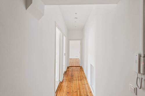 Flur - 1 Zimmer Etagenwohnung zum Kaufen in Berlin