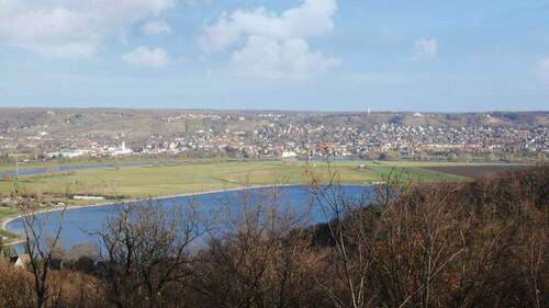 Ausblick nach Radebeul - Ausblick auf die Weinberge, die Elbe & den Stausee - einmaliges Traumangebot!