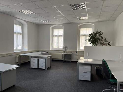 1. OG, Büro 3 - Viel Platz für Ihren Erfolg! Arbeiten auf zwei Büroetagen in gepflegtem Kulturdenkmal!