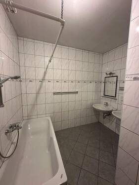 Mittlere Einheit - Bad - 