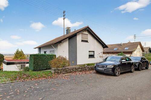 Hausansicht Süd - 7 Zimmer Einfamilienhaus zum Kaufen in Baden-Baden