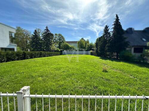 Blick ins Grundstück - 