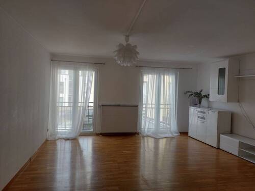Wohnzimmer - 3 Zimmer Etagenwohnung zur Miete in Siegburg