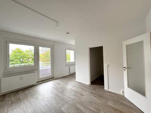 Wohnzimmer - Etagenwohnung mit 35,80 m² in Chemnitz zur Miete