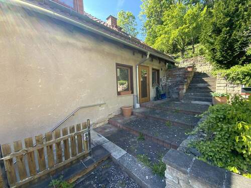 Seitenansicht und Zugang Keller - 