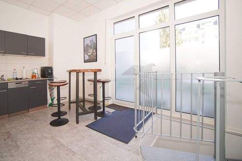 Teeküche mit Terrassenzugang - 