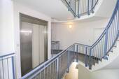 Treppenhaus (1) - Etagenwohnung mit 56,50 m&sup2; in Leipzig zum Kaufen