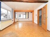 Großzügiges Wohn-/Esszimmer - 7 Zimmer Einfamilienhaus in Buseck