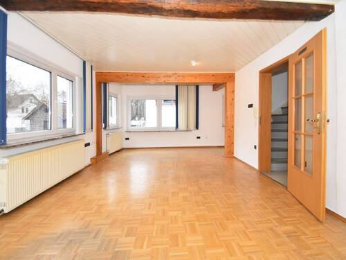 Großzügiges Wohn-/Esszimmer - 7 Zimmer Einfamilienhaus in Buseck