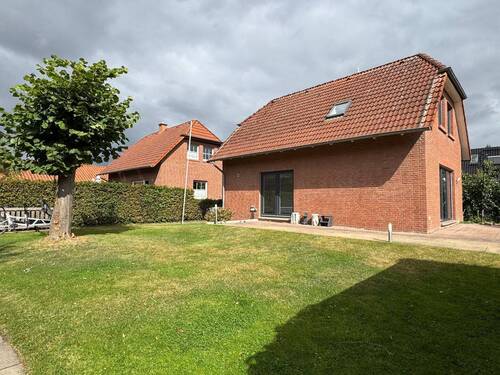 Haus- und Gartenansicht - 