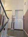 Treppenhaus - 3 Zimmer Etagenwohnung zum Kaufen in Düsseldorf