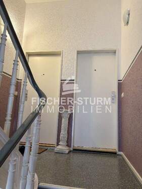 Treppenhaus - 3 Zimmer Etagenwohnung zum Kaufen in Düsseldorf